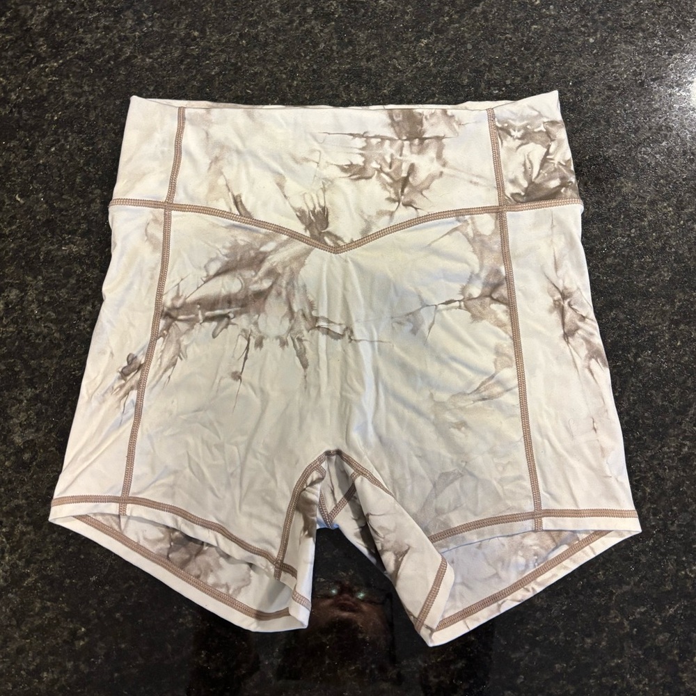 Balance Athletica workout shorts (80% nylon & 20% elastane)